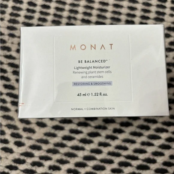 MONAT be balanced lightweight moisturizer - Picture 1 of 4